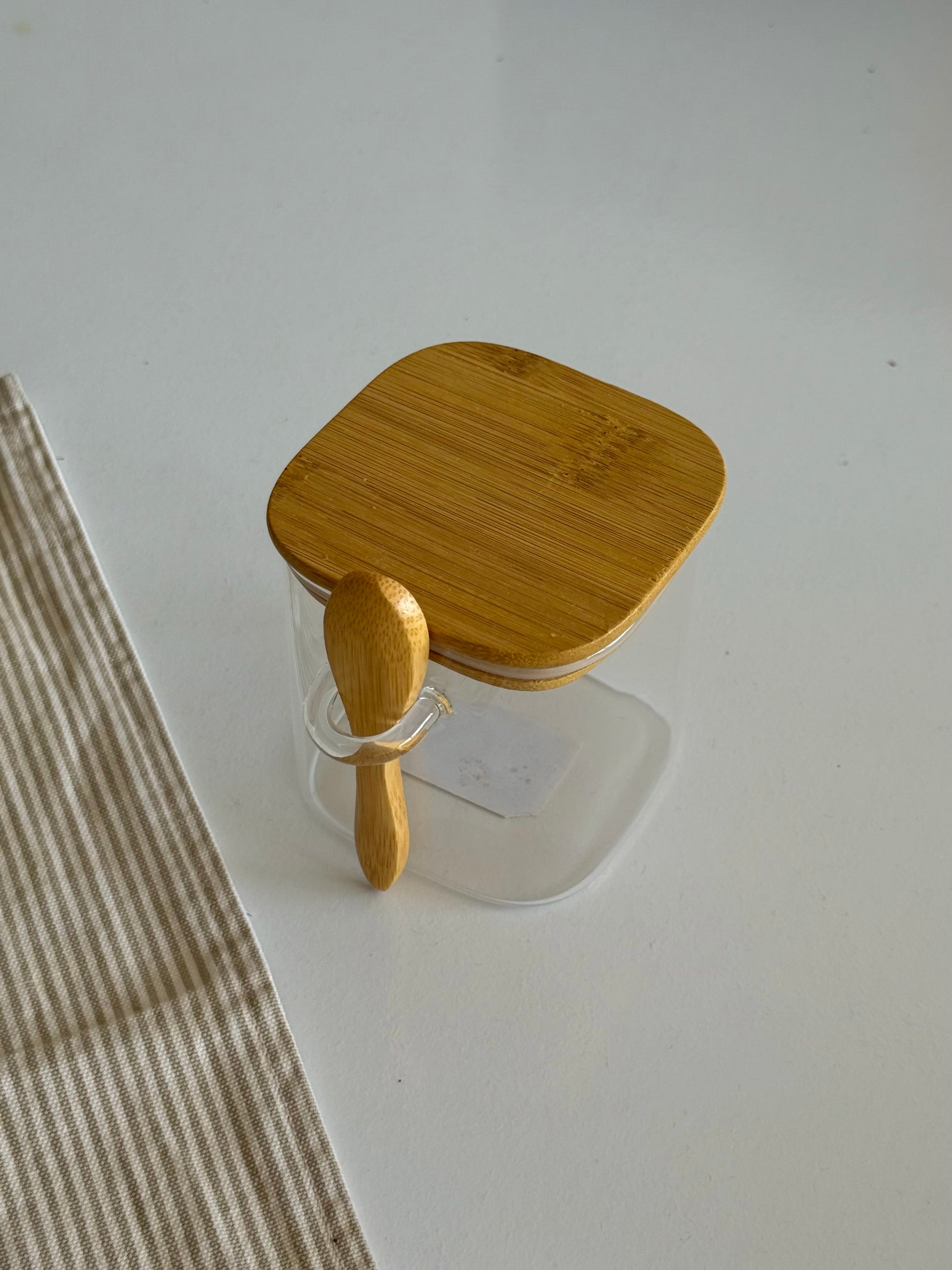 Contenedor con cuchara Bambú